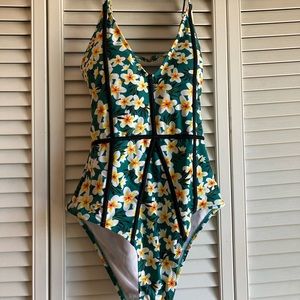 Cupshe swimsuit floral